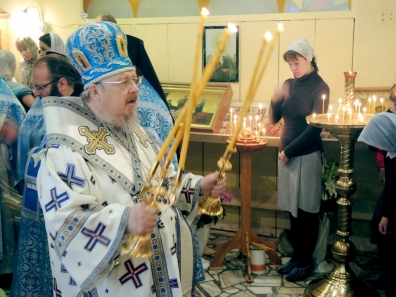 Архиепископ Красноярский и Ачинский  Пантелеимон провел праздничную службу 
