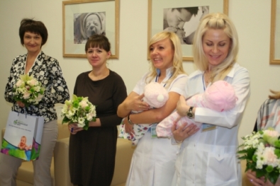 Губернатор Лев Кузнецов поздравил красноярских мам с международным днем матери  