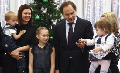 В перинатальный центр поздравить с двухлетием приехал Губернатор Лев Кузнецов